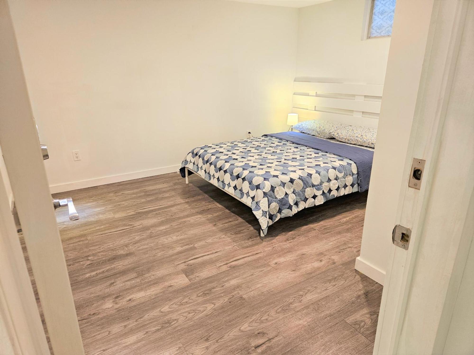 Charming Detached House Near The Airport Apartment มิสซิสซอกา ภายนอก รูปภาพ