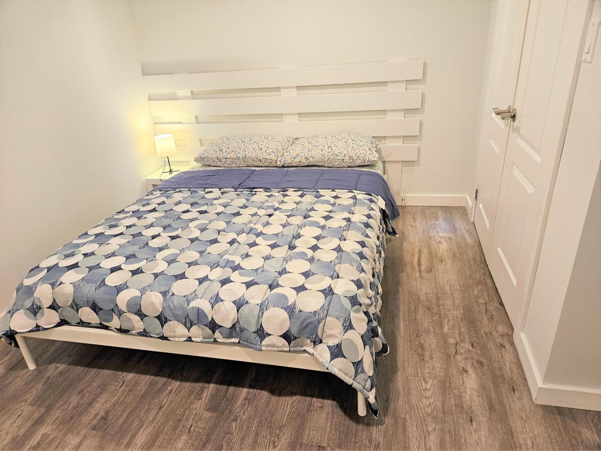 Charming Detached House Near The Airport Apartment มิสซิสซอกา ภายนอก รูปภาพ