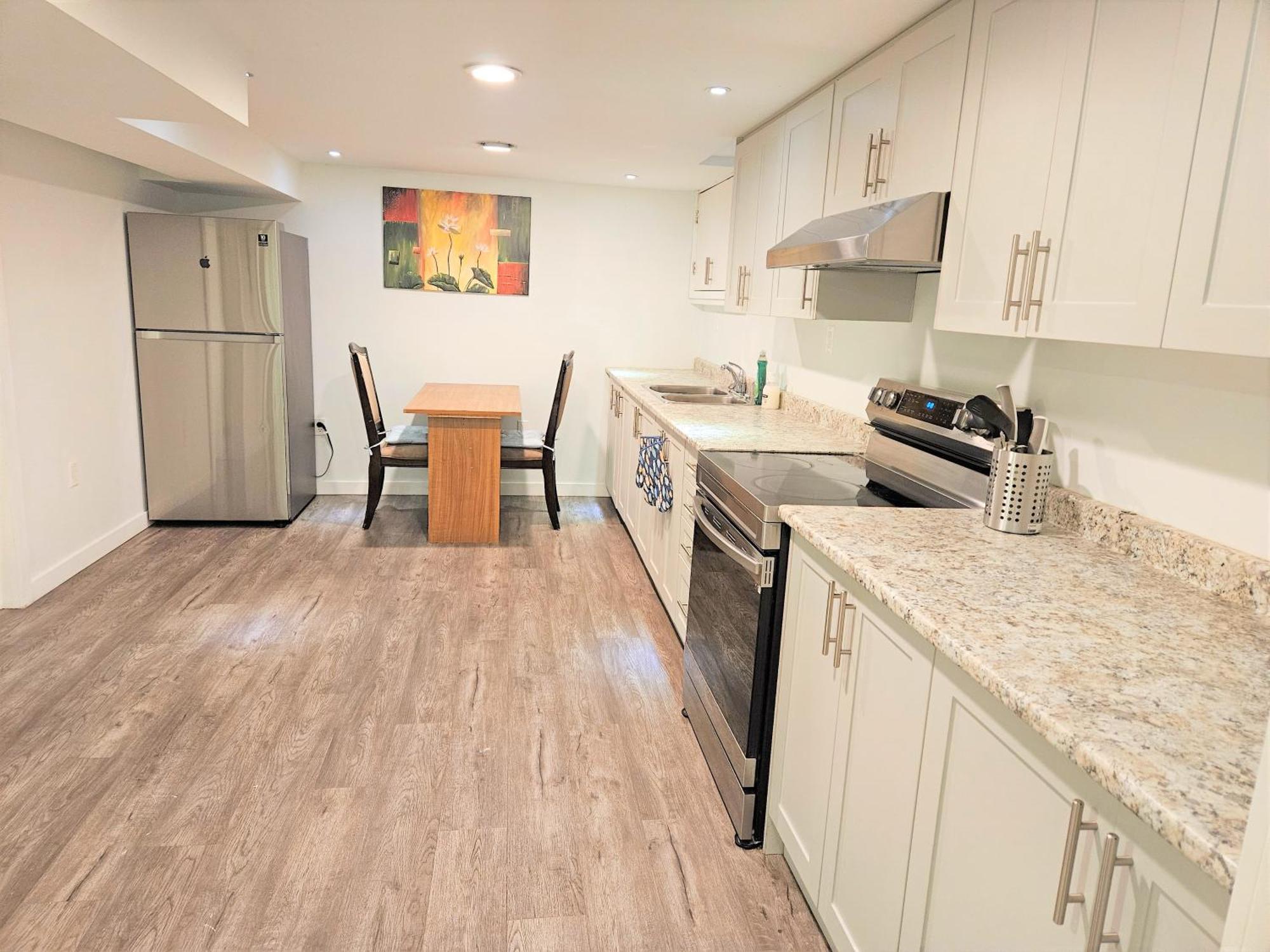 Charming Detached House Near The Airport Apartment มิสซิสซอกา ภายนอก รูปภาพ